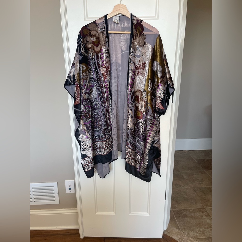 Akemi & Kin Paisley Velvet Short Duster - Picture 4 of 6